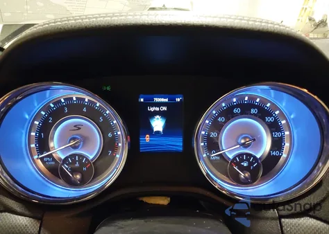 2013 Chrysler 300 300S z USA, uszkodzony, nr VIN 2C3CCAGG8DH699526